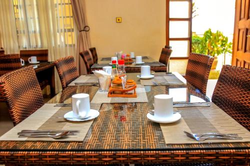 אוכל ומשקאות, Davis Court Nyeri in Nyeri