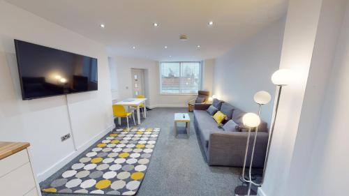 Apartment 332, Hull