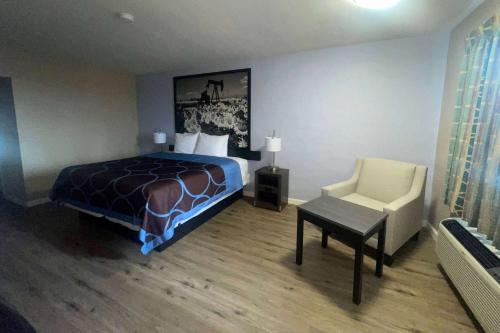 Super 8 by Wyndham Victoria - South - Hwy 59 in Victoria, USA