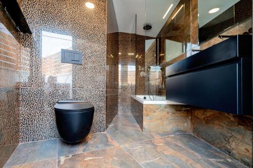New Duplex 3 Bedroom with Jacuzzi - image 5