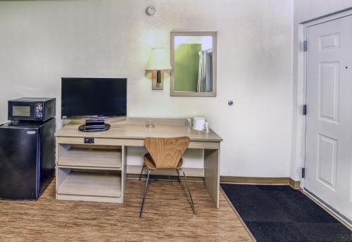 Motel 6-Colorado Springs, CO image 31