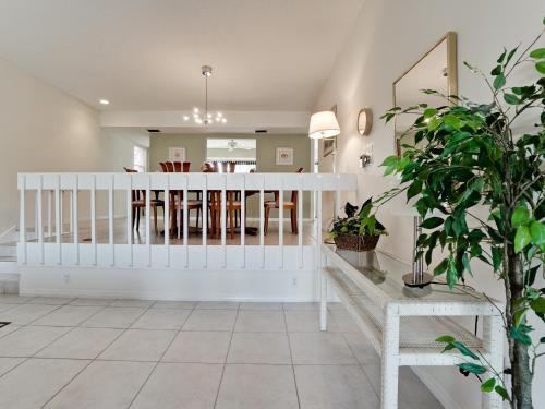 Our House at the Beach 222, Sleeps 4, 2 Bedroom, Tennis, Heated Pool in Siesta Key, USA