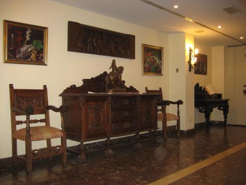 Instalaciones, Gurutzeberri in Irún