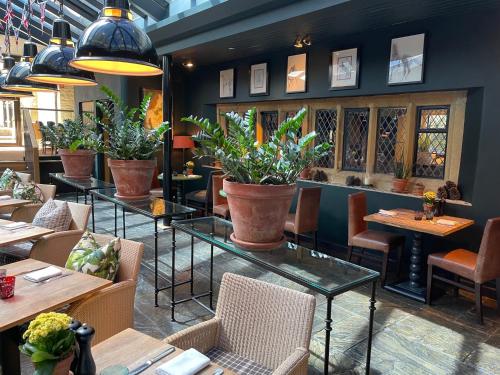 ห้องอาหาร, The Broadway Hotel in บอร์ดเวย์