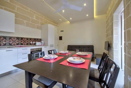 Lucky Star 103 by Vallettastay, Valletta