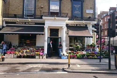 Massive 5 Bedroom West End Designer Townhouse near Hyde Park - image 2