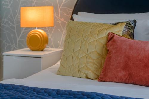 Massive 5 Bedroom West End Designer Townhouse near Hyde Park - image 13