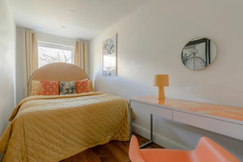 Massive 5 Bedroom West End Designer Townhouse near Hyde Park - image 9