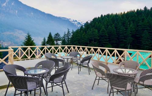 North Deodar Avenue, Manali photo 5