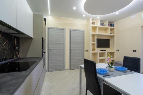  [TuscolanoDeluxeHome] FREE TAX & Parking, Ferienwohnung in Rom