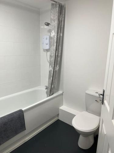 Bathroom, Woolfall House in Huyton
