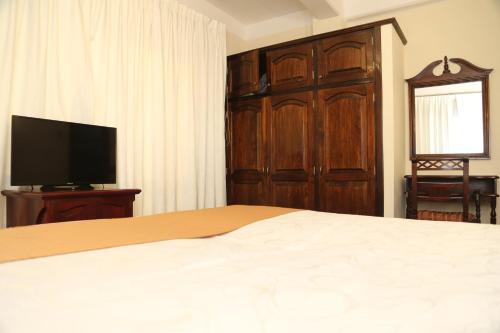 2 bedrooms, 4 beds
