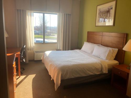 Holiday Inn Express Hotel & Suites Howell