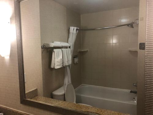 Holiday Inn Express Hotel & Suites Howell