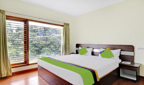 Standard Room room in Treebo Aall Season Near Chettiar Park
