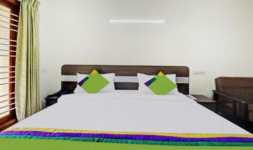 Deluxe Room With Balcony image 6