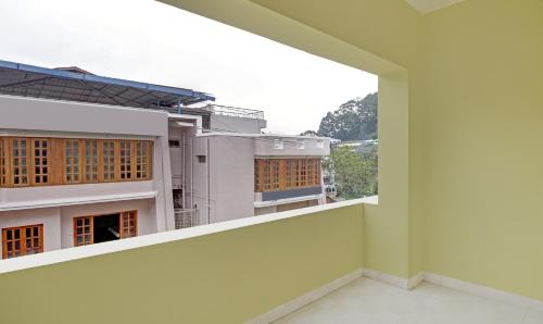 Deluxe Room With Balcony image 4