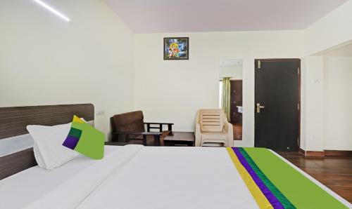 Deluxe Room With Balcony image 3