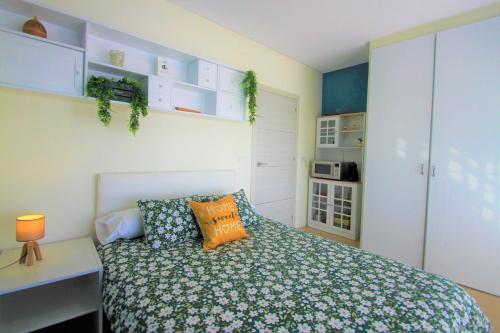 One-Bedroom Apartment image 1