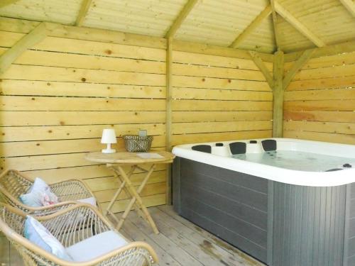 جاكوزي, Domaine de Livière-Haute Narbonne (Domaine de Liviere-Haute Narbonne) in Narbonne