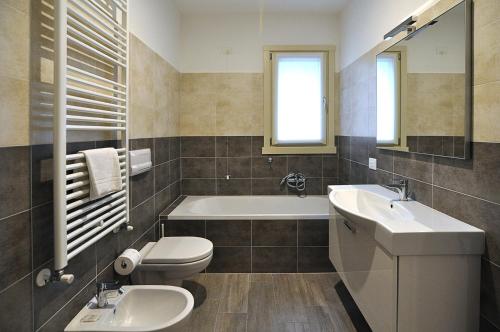 BB Hotels Aparthotel Arcimboldi Room Type - Two-Bedroom Apartment with Balcony BB Hotels Aparthotel Arcimboldi Room Type - Two-Bedroom Apartment with Balcony
