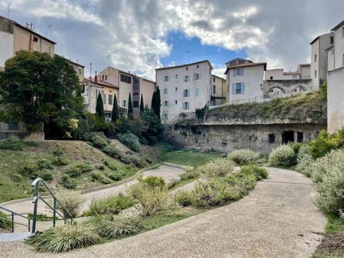 Le Moulin 2 - Appartement Arenes Romaines- Beziers Gare - Wifi- Tv connecté