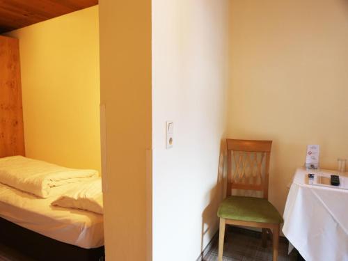 1 twin bed