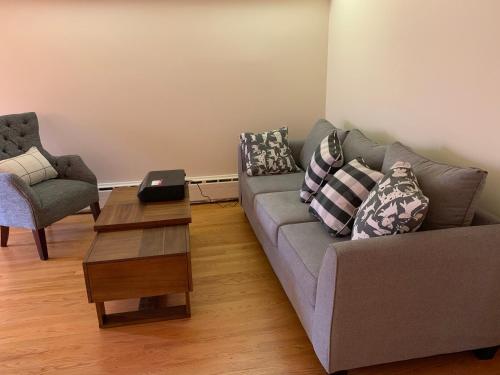 #1 Bright Private Room near New Brunswick, NJ downtown in นิวบรันสวิค (NJ)
