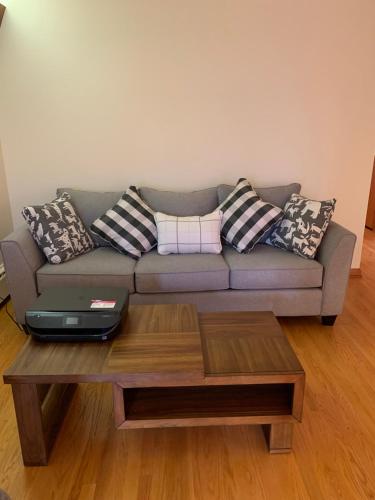 #3 QueenSize Bed bright room near New Brunswick NJ downtown in 新布朗斯維克