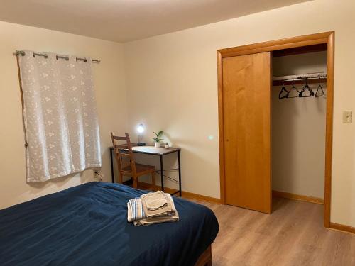 #3 QueenSize Bed bright room near New Brunswick NJ downtown in New Brunswick, USA