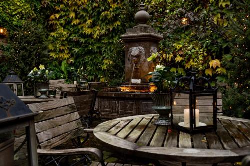 409460263 Luxury Boutique Hotel De Castillion