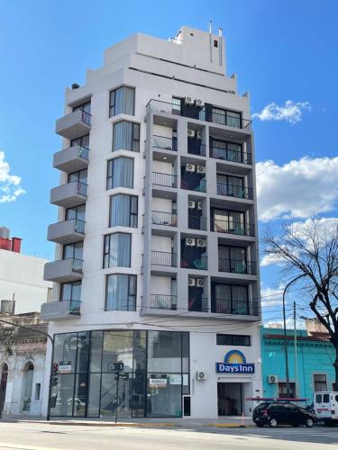 Exterior view, Days Inn Devoto in Agronomia