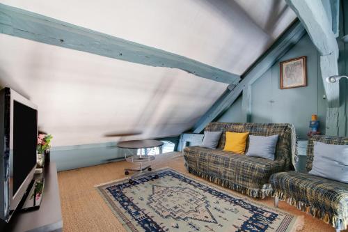 Appartement charmant à Troyes avec cour intérieure clôturée - 50 m² - image 2