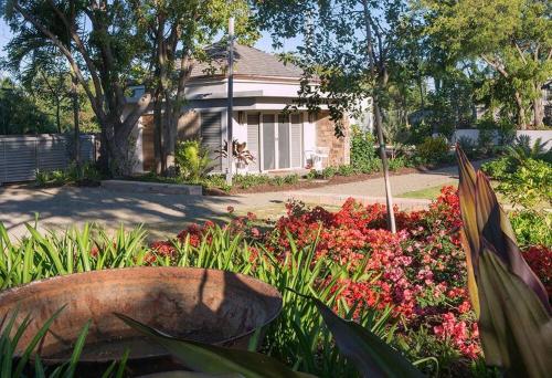 The Gatehouse. Cool bolthole. Walk to the Marina. in אינגליש הארבור