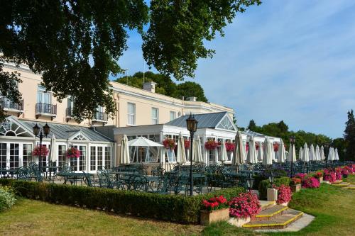 Phyllis Court Club - main image