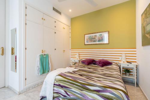 Sevilla Central Suites Apartamentos Puerta Jerez - image 10