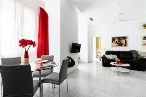 Sevilla Central Suites Apartamentos Puerta Jerez 3