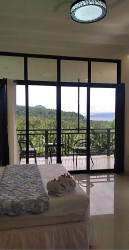 Taylors Country Home by Taylors Traveller's Inn- The Grande Second Floor in Catarman