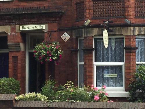 Burton Villa Guest House - Accommodation - York