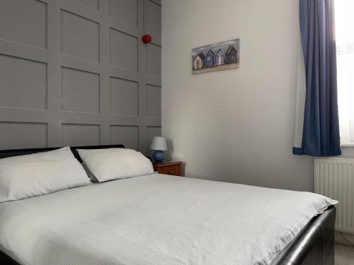 Burton Villa Guest House - image 4