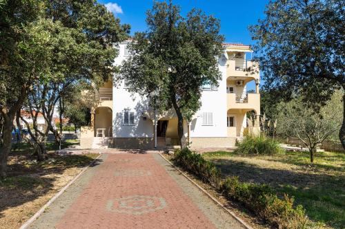  Apartments by the sea Vrsi - Mulo, Zadar - 5951 in Vrsi