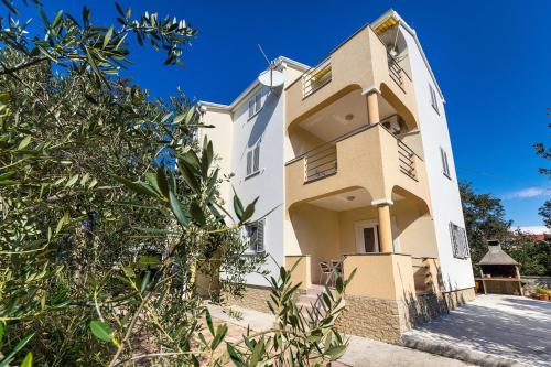  Apartments by the sea Vrsi - Mulo, Zadar - 5951 in Vrsi