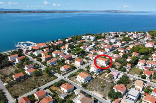  Apartments with a parking space Vrsi - Mulo, Zadar - 13067 in Vrsi