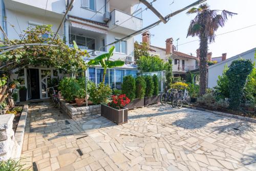 Apartments with a parking space Rovinj - 9701 - image 13