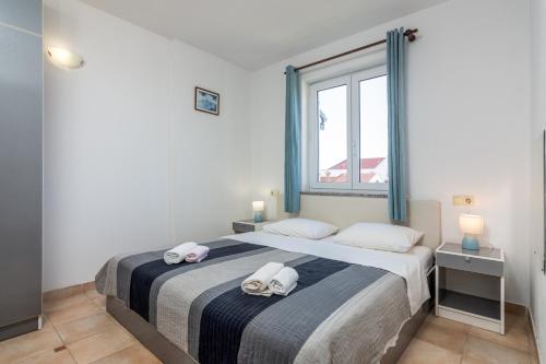 Apartments with a parking space Rovinj - 9701 - image 4