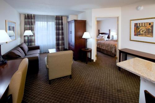 Staybridge Suites Indianapolis-Airport, an IHG Hotel