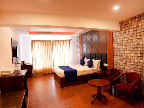 Deluxe Double Room image 8