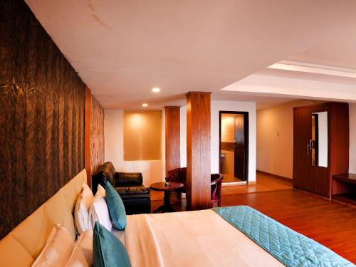 Deluxe Double Room image 5