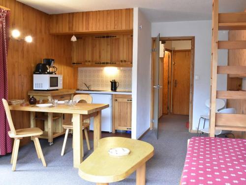 Appartement Méribel, 1 pièce, 3 personnes - FR-1-180-21