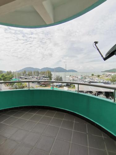 Peaceful 1-bedroom unit at Marina Island by JoMy Homestay